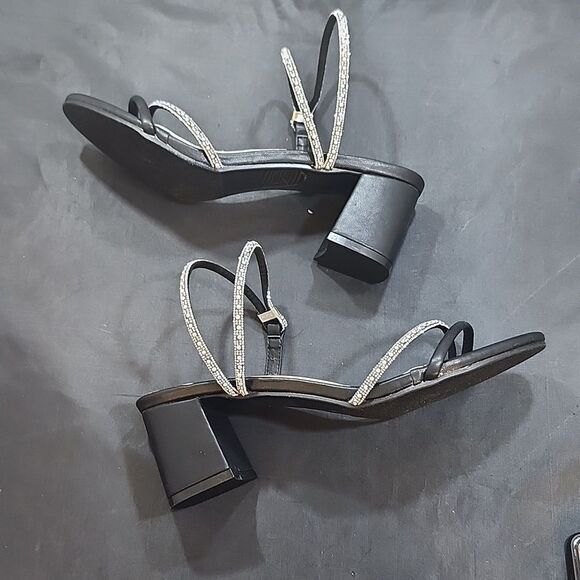 BRAND NEW UNILODY RHINESTONE   STRAP BLOCK HEEL SANDAL - Picture 9 of 15